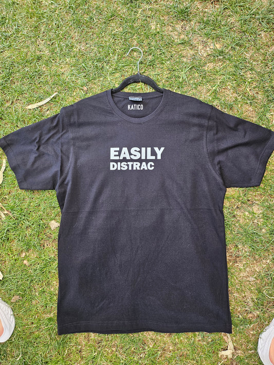 Easily Distrac T-shirt - Katico